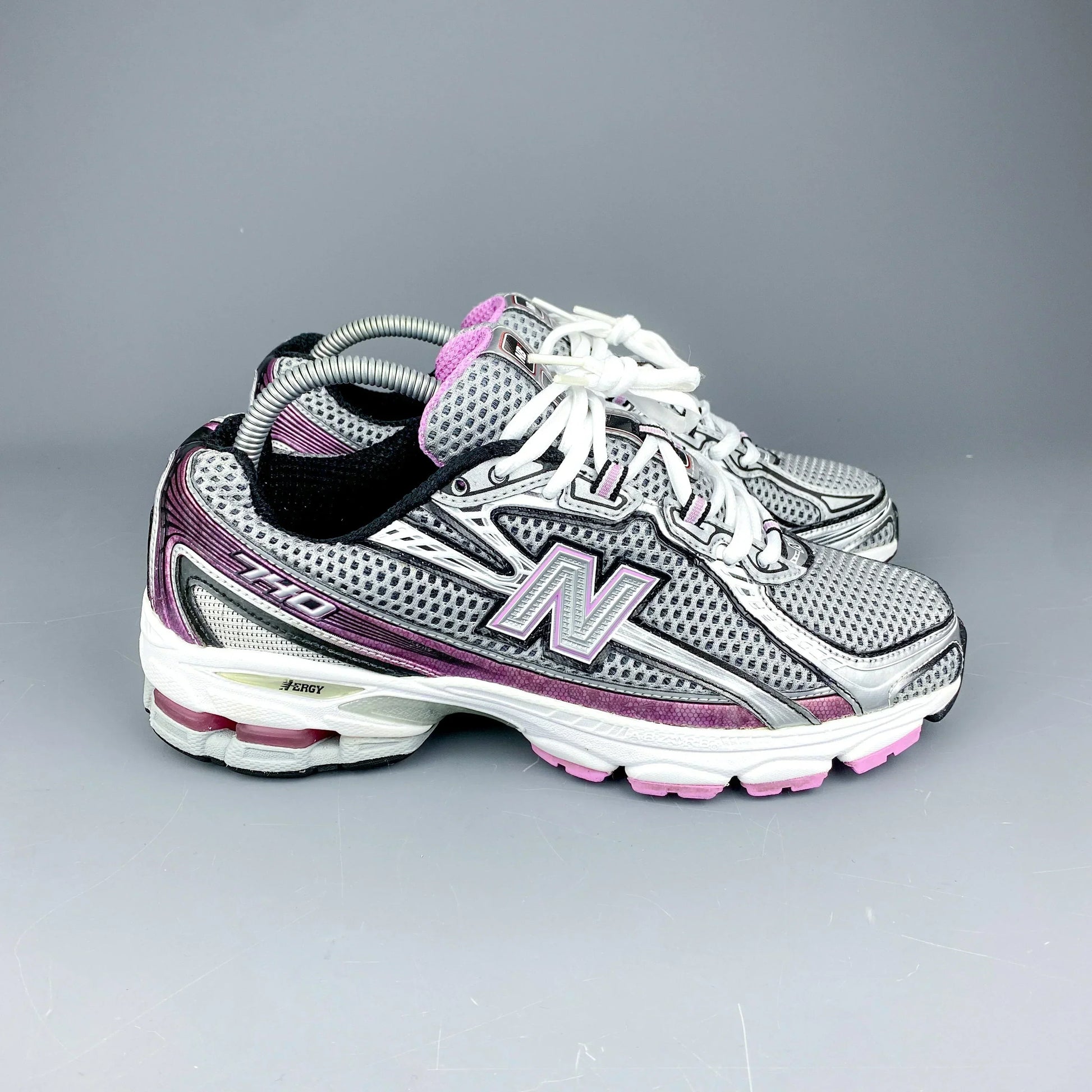 New Balance 740